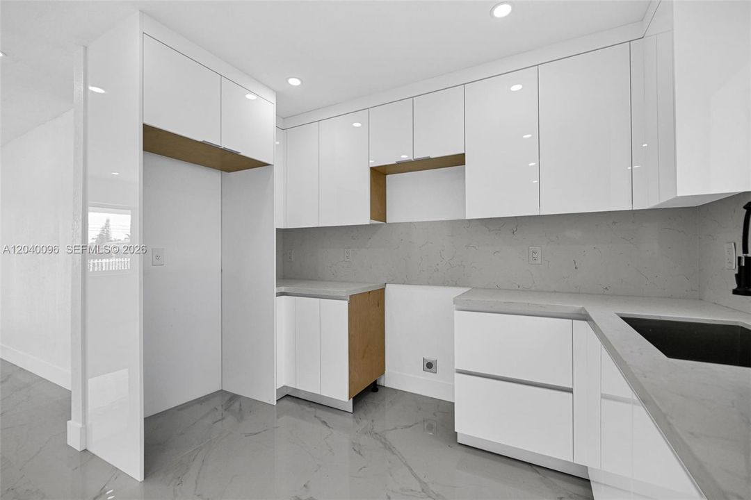 Vendido Recientemente: $680,000 (5 camas, 3 baños, 1614 Pies cuadrados)