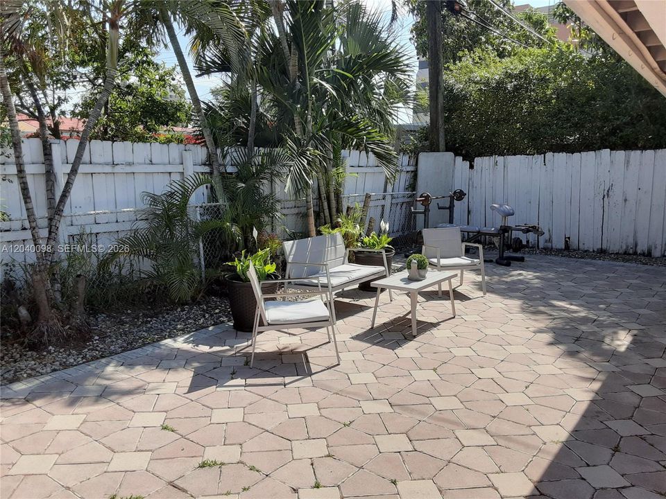 For Sale: $665,000 (3 beds, 2 baths, 1506 Square Feet)