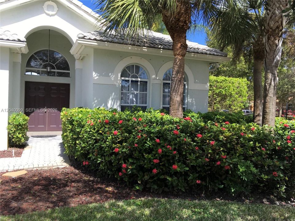 For Rent: $3,750 (3 beds, 2 baths, 1822 Square Feet)