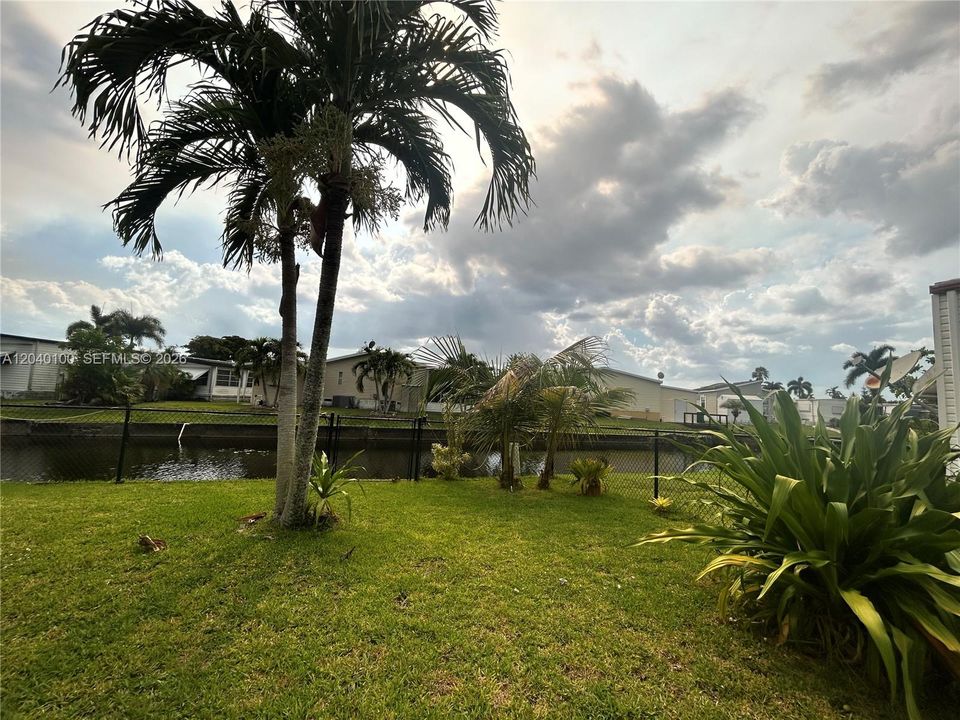 En Venta: $215,000 (3 camas, 2 baños, 1198 Pies cuadrados)