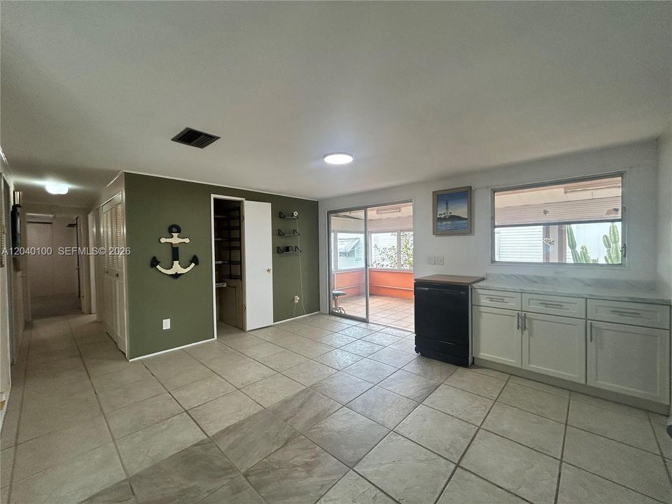 En Venta: $215,000 (3 camas, 2 baños, 1198 Pies cuadrados)