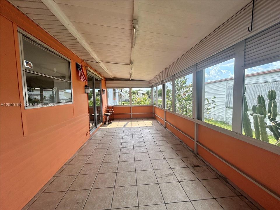 En Venta: $215,000 (3 camas, 2 baños, 1198 Pies cuadrados)