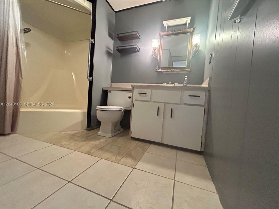 En Venta: $215,000 (3 camas, 2 baños, 1198 Pies cuadrados)