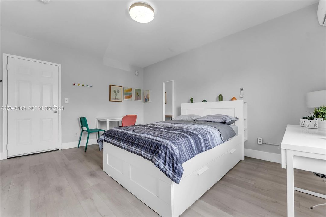 В аренду: $1,700 (0 спален, 1 ванн, 0 Квадратных фут)