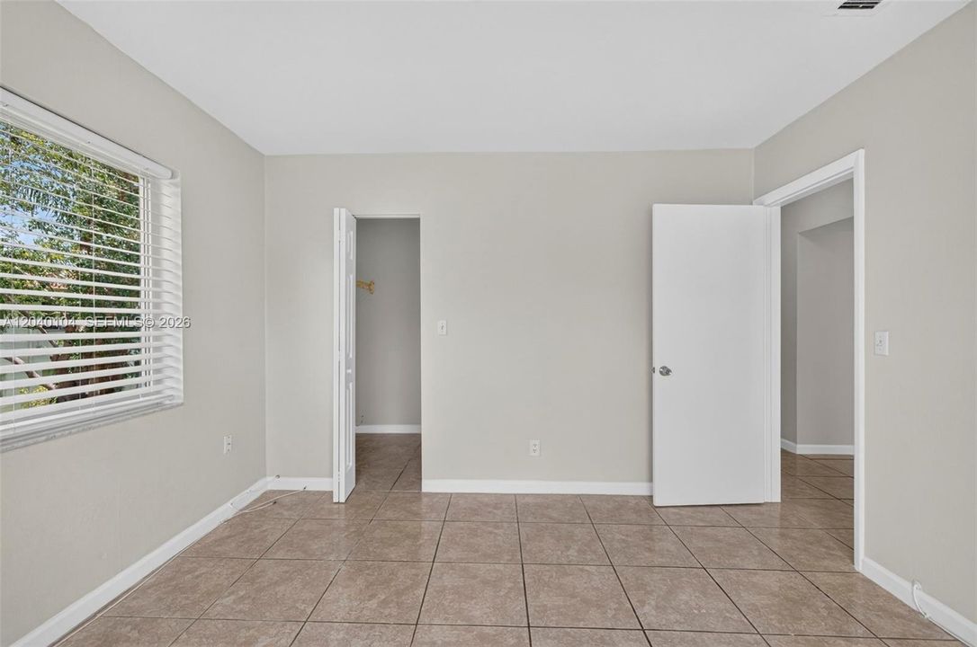 For Rent: $2,100 (2 beds, 2 baths, 939 Square Feet)