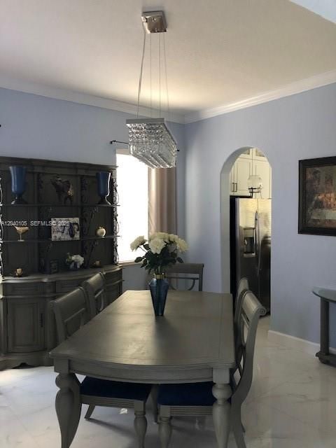 For Rent: $5,950 (5 beds, 4 baths, 3980 Square Feet)