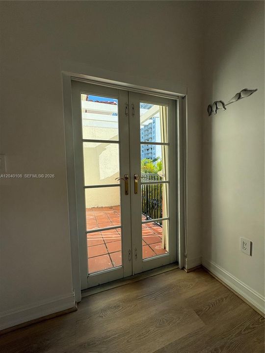 For Rent: $6,500 (3 beds, 2 baths, 2000 Square Feet)