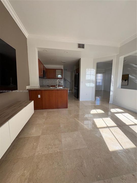 For Rent: $6,500 (3 beds, 2 baths, 2000 Square Feet)