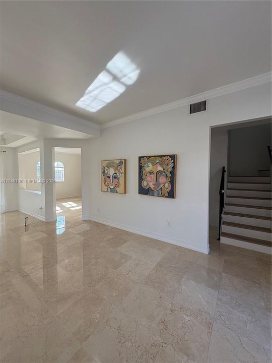 For Rent: $6,500 (3 beds, 2 baths, 2000 Square Feet)