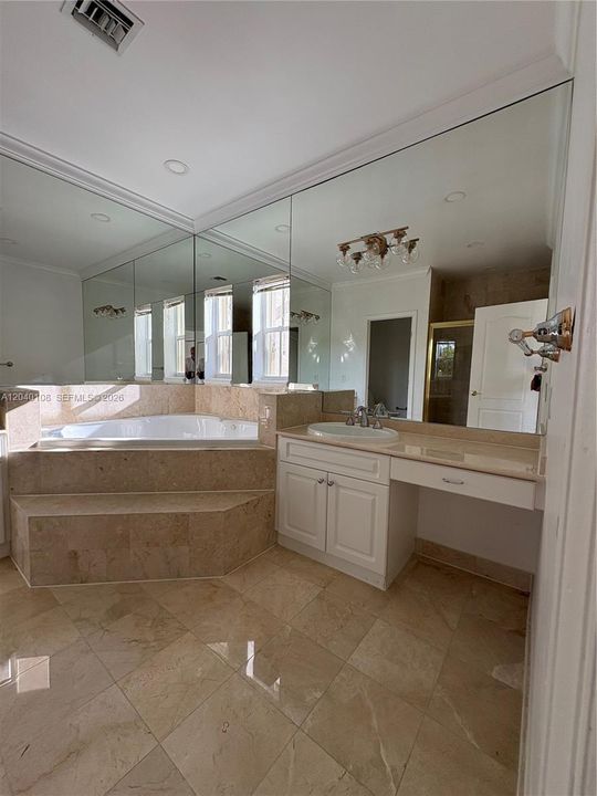 For Rent: $6,500 (3 beds, 2 baths, 2000 Square Feet)