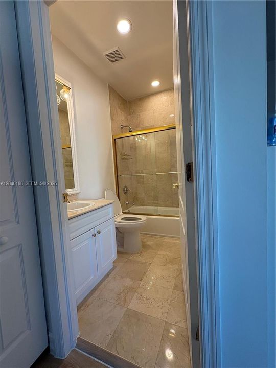 For Rent: $6,500 (3 beds, 2 baths, 2000 Square Feet)
