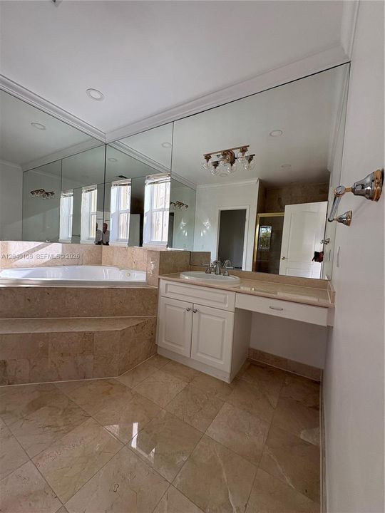 For Rent: $6,500 (3 beds, 2 baths, 2000 Square Feet)