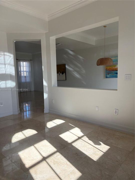 For Rent: $6,500 (3 beds, 2 baths, 2000 Square Feet)