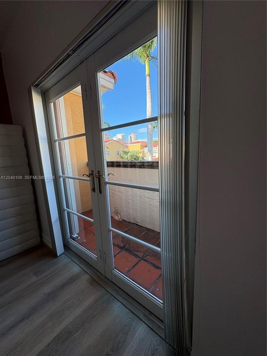 For Rent: $6,500 (3 beds, 2 baths, 2000 Square Feet)