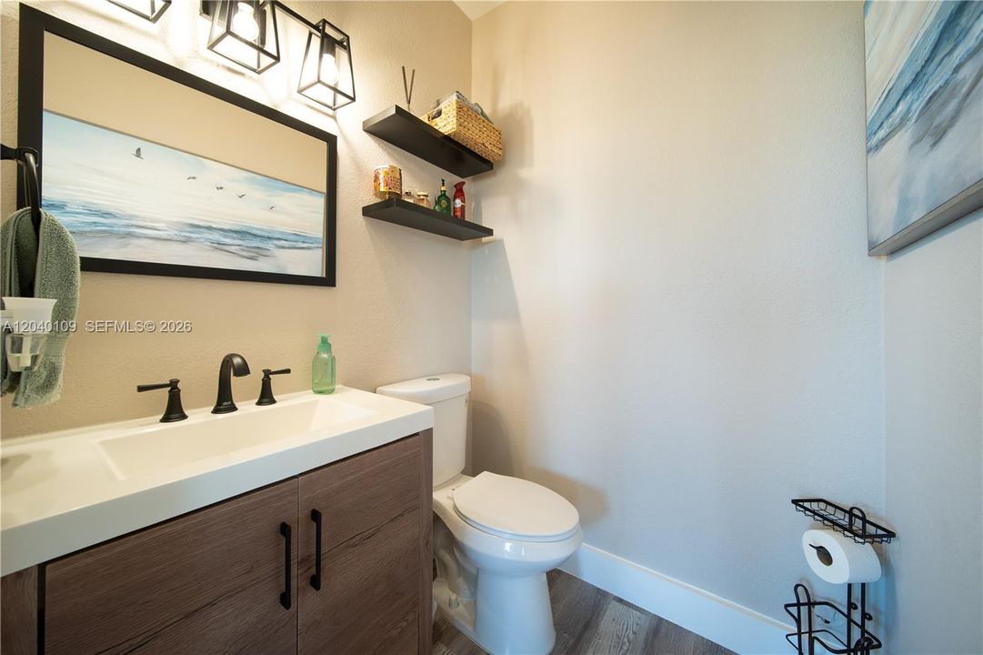 出租: $3,800 (3 贝兹, 2 浴室, 1719 平方英尺)
