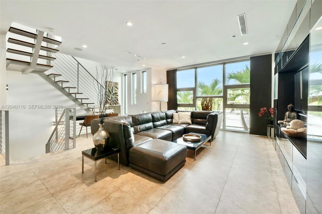 For Rent: $15,000 (3 beds, 3 baths, 2835 Square Feet)