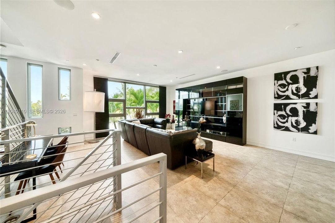 For Rent: $15,000 (3 beds, 3 baths, 2835 Square Feet)