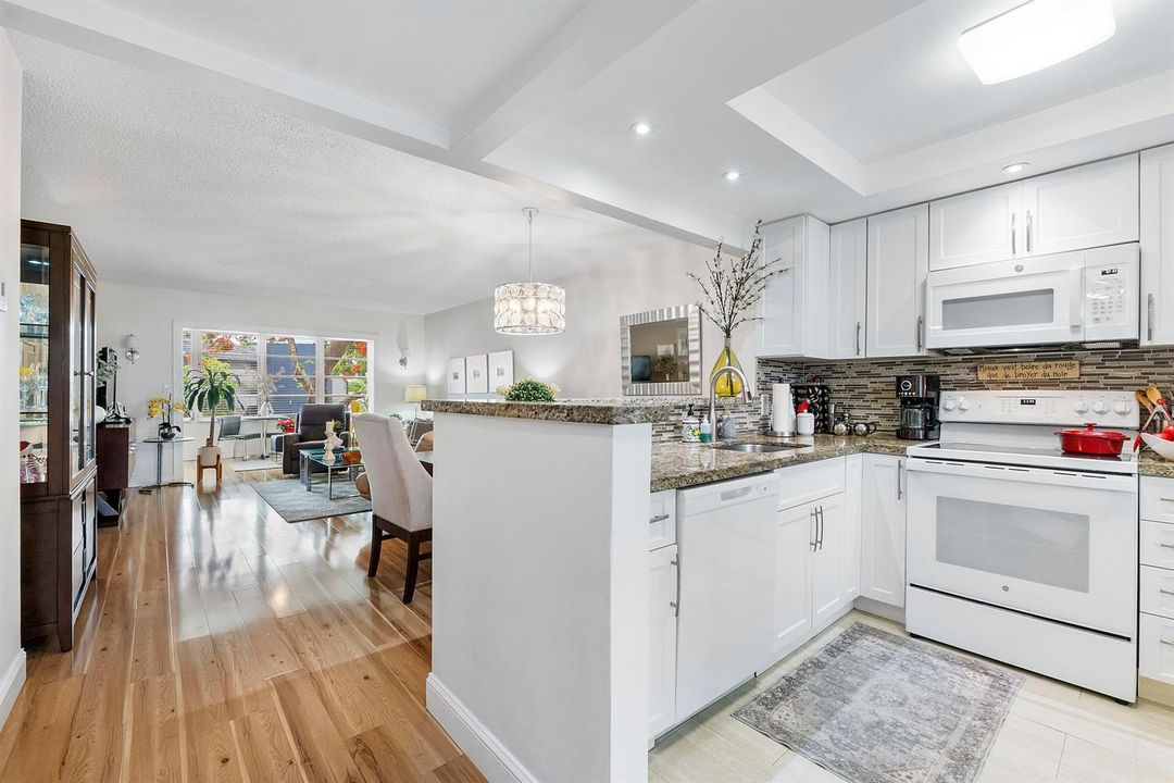 7837 Golf Cir Dr u212_005