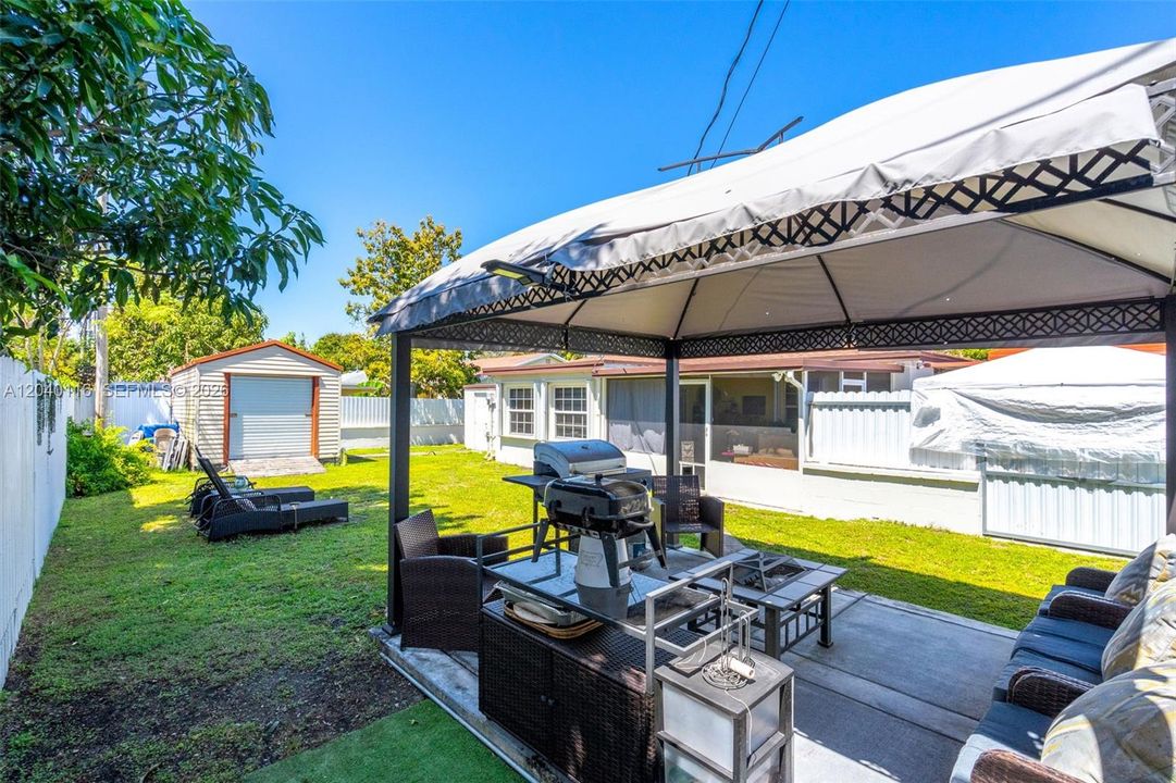 For Sale: $680,000 (3 beds, 2 baths, 1357 Square Feet)