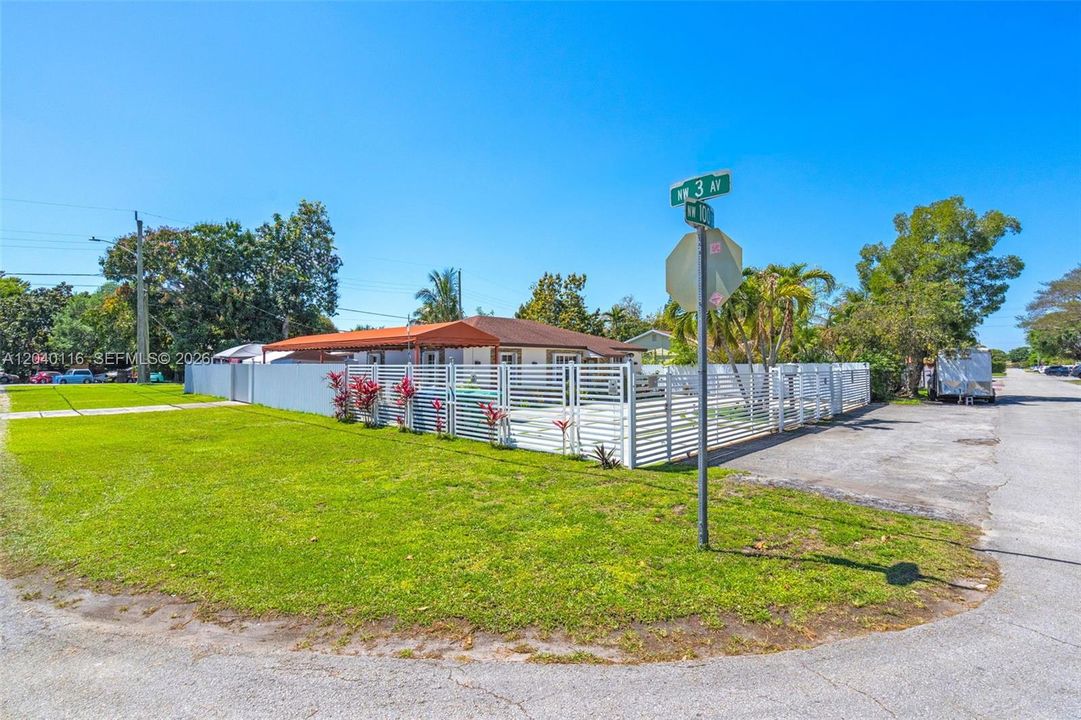 For Sale: $680,000 (3 beds, 2 baths, 1357 Square Feet)