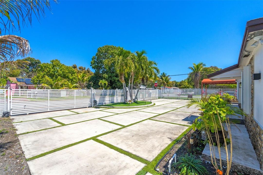 For Sale: $680,000 (3 beds, 2 baths, 1357 Square Feet)