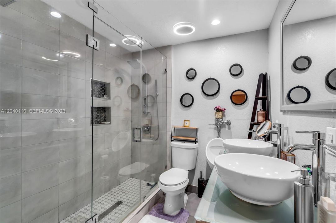 For Sale: $680,000 (3 beds, 2 baths, 1357 Square Feet)