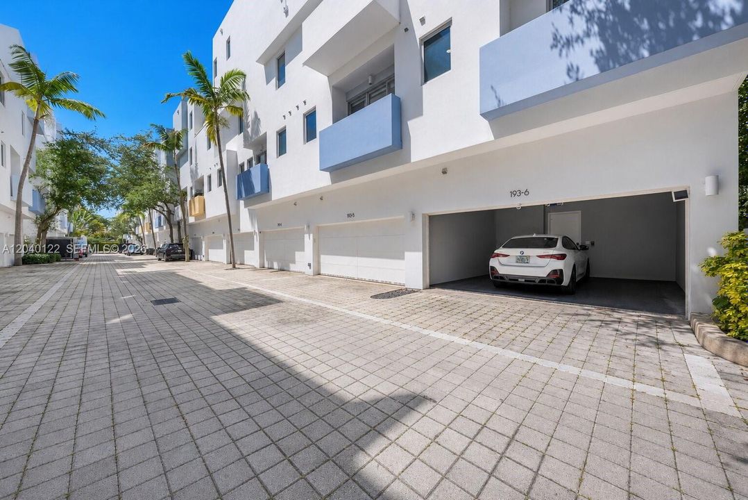 На продажу: $1,350,000 (3 спален, 3 ванн, 2367 Квадратных фут)