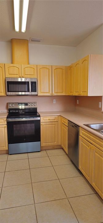 For Sale: $600,000 (4 beds, 3 baths, 2110 Square Feet)