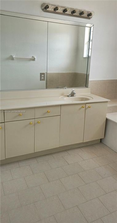 For Sale: $600,000 (4 beds, 3 baths, 2110 Square Feet)