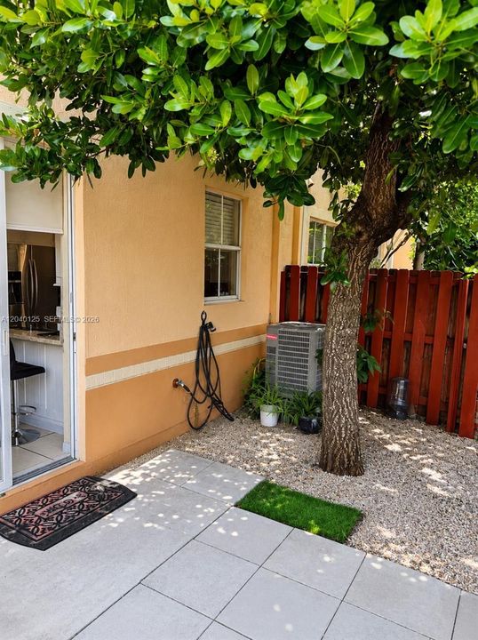 For Sale: $529,000 (3 beds, 2 baths, 1602 Square Feet)