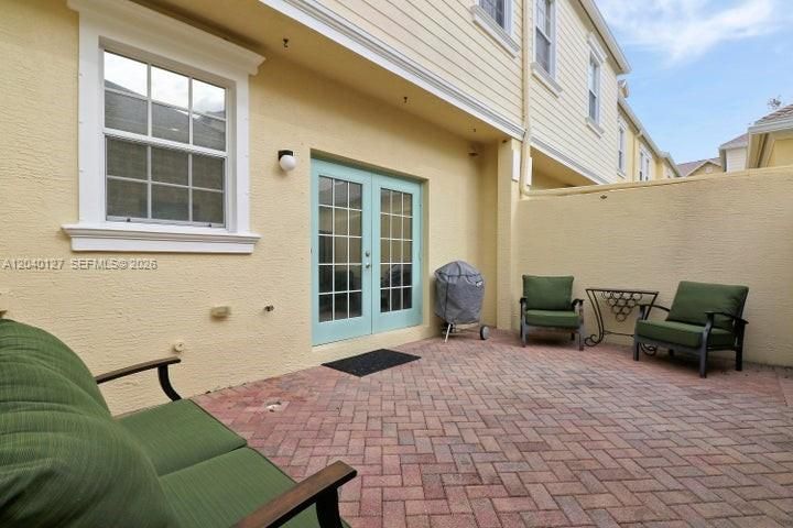 : $499,000 (3 beds, 2 baths, 1668 Square Feet)