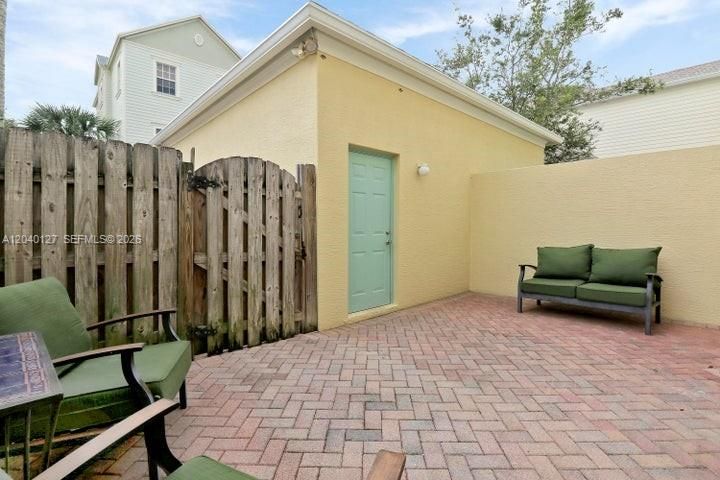 For Sale: $499,000 (3 beds, 2 baths, 1668 Square Feet)