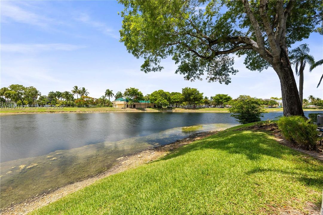 For Sale: $169,999 (2 beds, 2 baths, 1163 Square Feet)