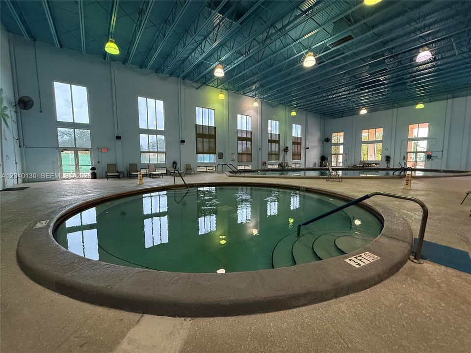 For Sale: $169,999 (2 beds, 2 baths, 1163 Square Feet)