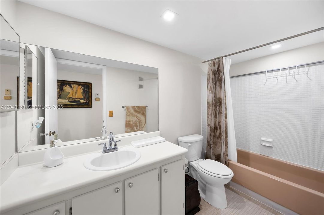 For Sale: $169,999 (2 beds, 2 baths, 1163 Square Feet)