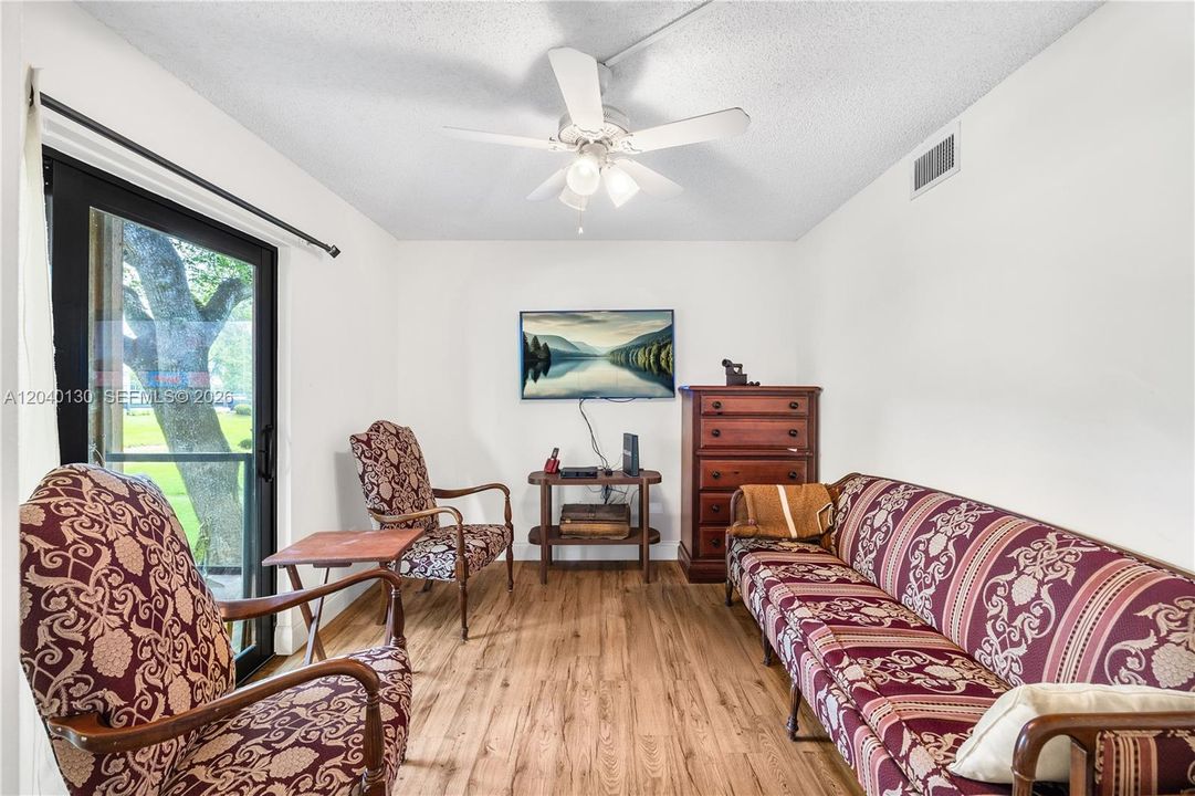 For Sale: $169,999 (2 beds, 2 baths, 1163 Square Feet)