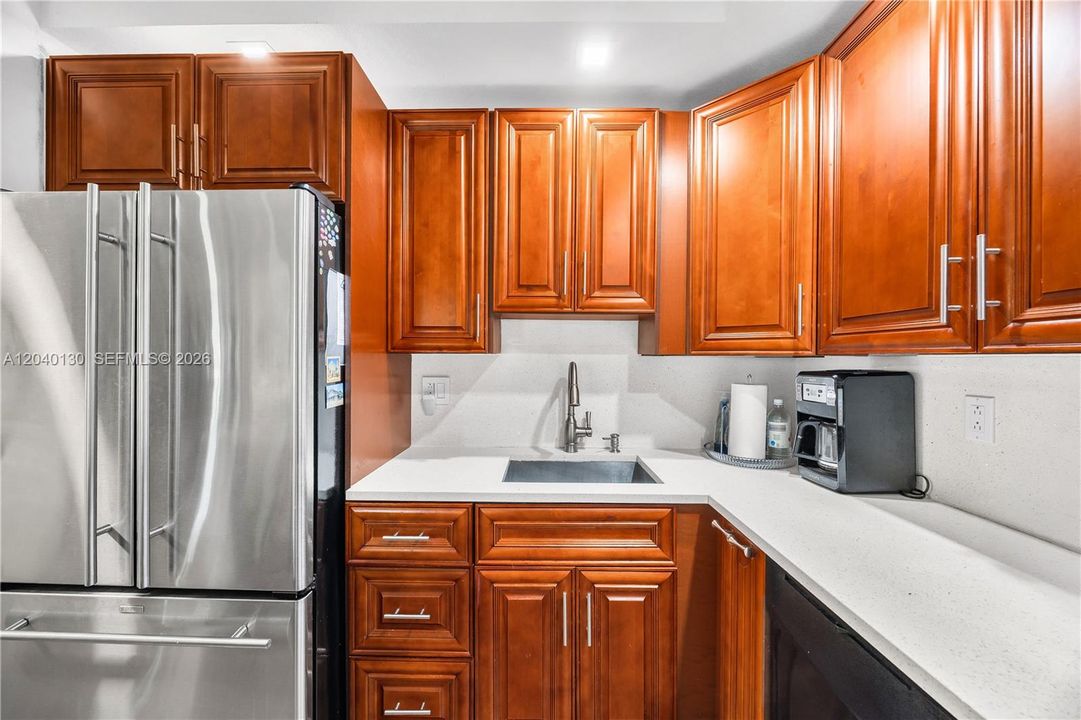 For Sale: $169,999 (2 beds, 2 baths, 1163 Square Feet)
