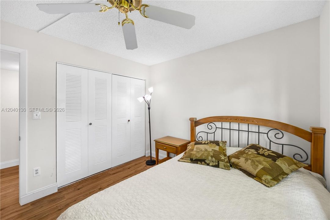 For Sale: $169,999 (2 beds, 2 baths, 1163 Square Feet)