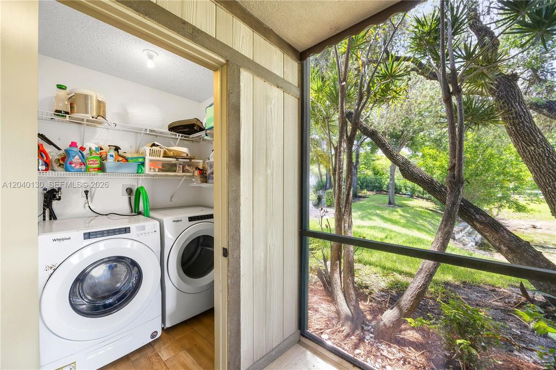 For Sale: $169,999 (2 beds, 2 baths, 1163 Square Feet)