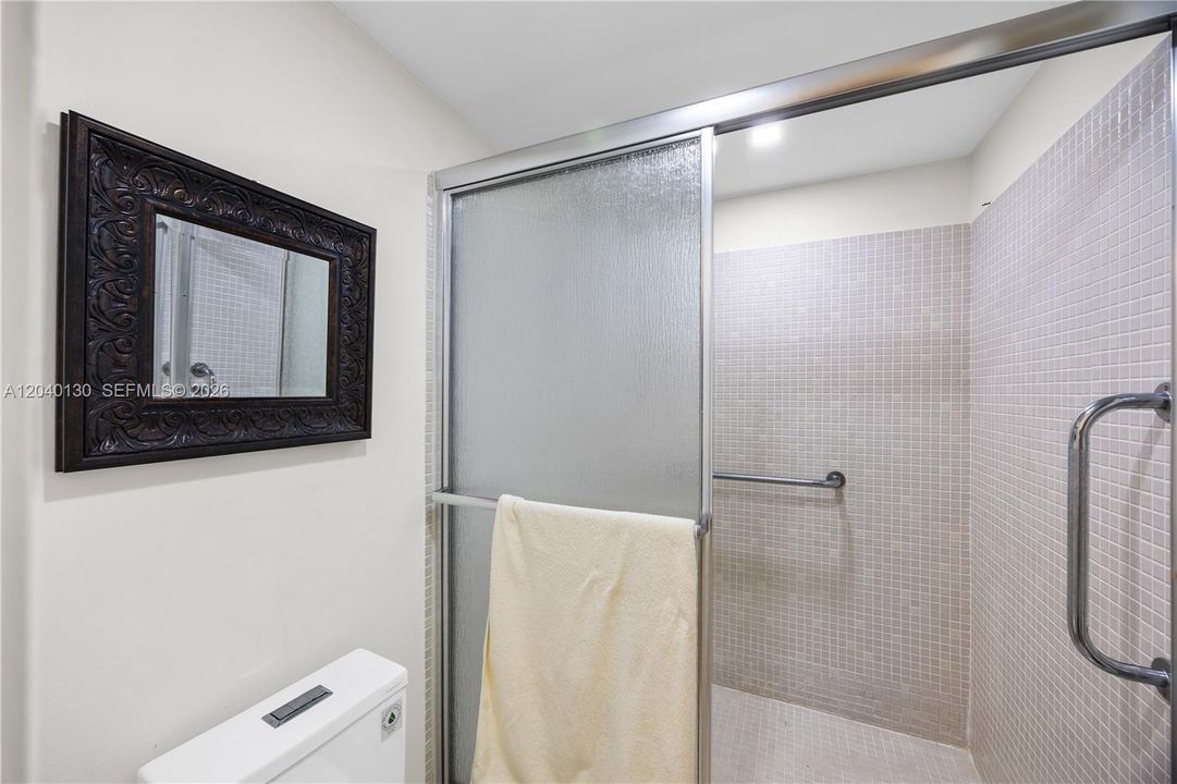 For Sale: $169,999 (2 beds, 2 baths, 1163 Square Feet)