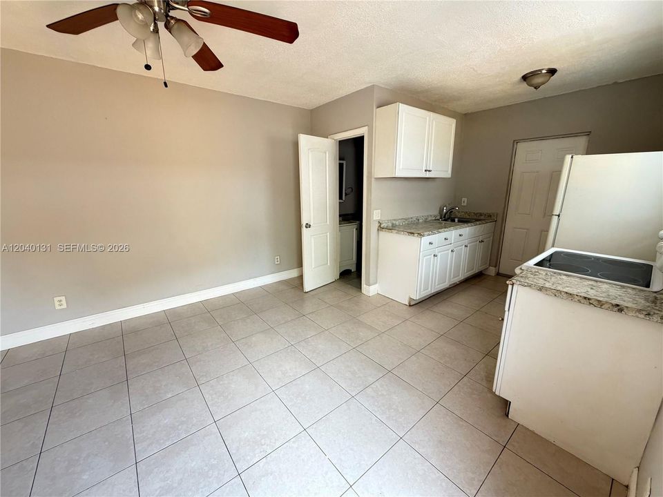 В аренду: $1,475 (1 спален, 1 ванн, 650 Квадратных фут)