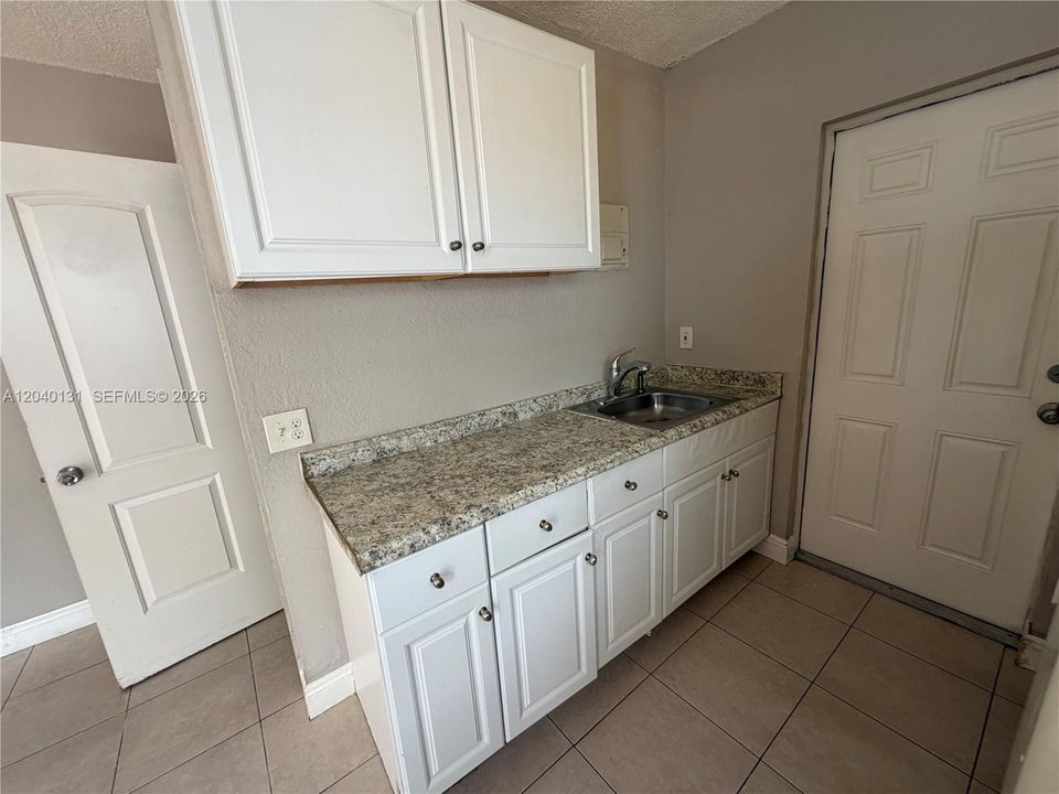 В аренду: $1,475 (1 спален, 1 ванн, 650 Квадратных фут)