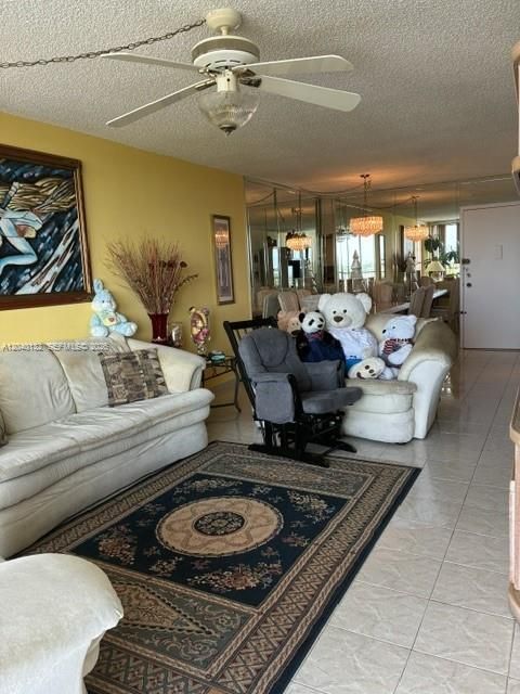 En Venta: $329,999 (2 camas, 2 baños, 1158 Pies cuadrados)