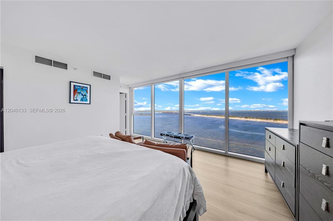 For Rent: $7,000 (2 beds, 2 baths, 1367 Square Feet)