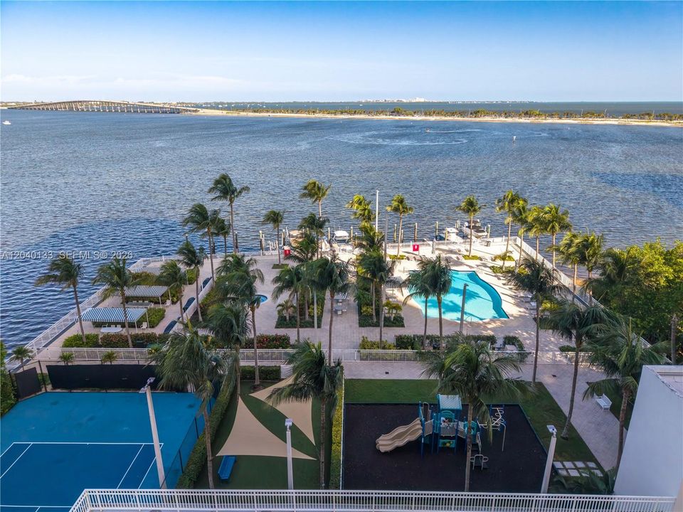 For Rent: $7,000 (2 beds, 2 baths, 1367 Square Feet)