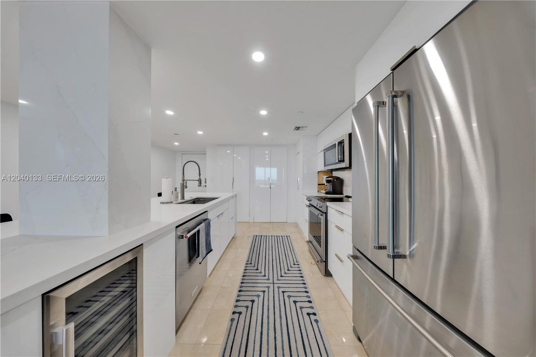 For Rent: $7,000 (2 beds, 2 baths, 1367 Square Feet)