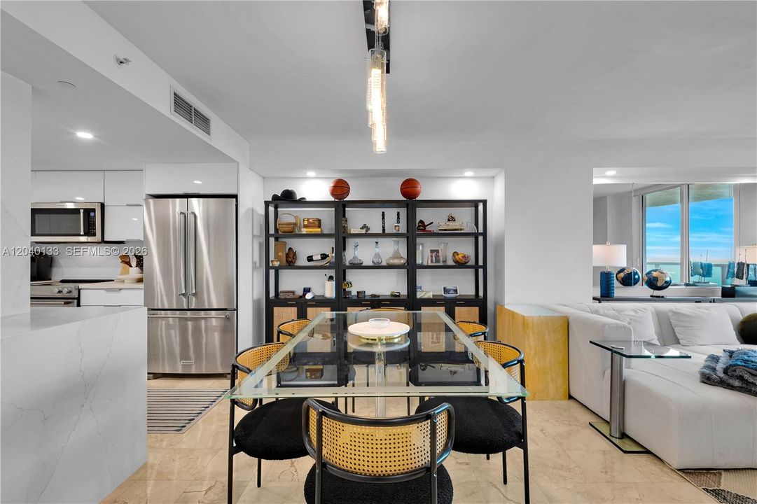 For Rent: $7,000 (2 beds, 2 baths, 1367 Square Feet)