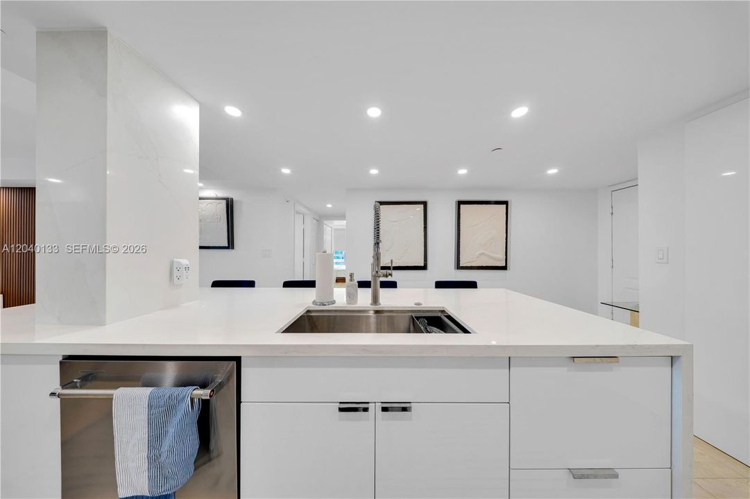 For Rent: $7,000 (2 beds, 2 baths, 1367 Square Feet)