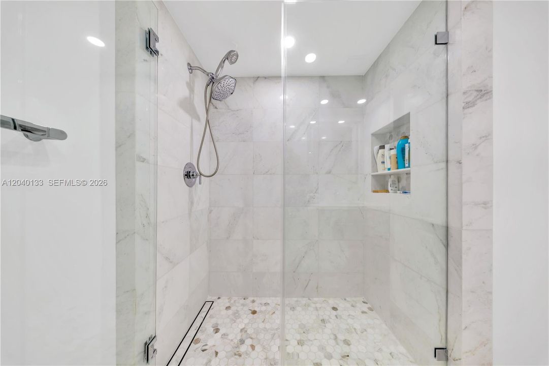 For Rent: $7,000 (2 beds, 2 baths, 1367 Square Feet)