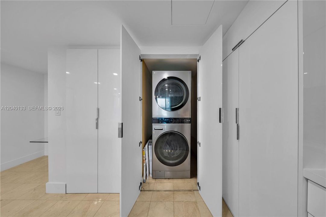 For Rent: $7,000 (2 beds, 2 baths, 1367 Square Feet)